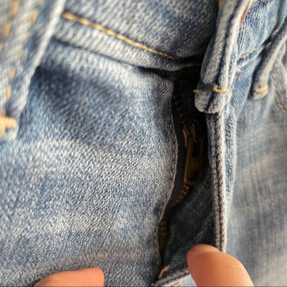 Abercrombie Light Wash Low Rise Denim Shorts - Picture 5 of 10